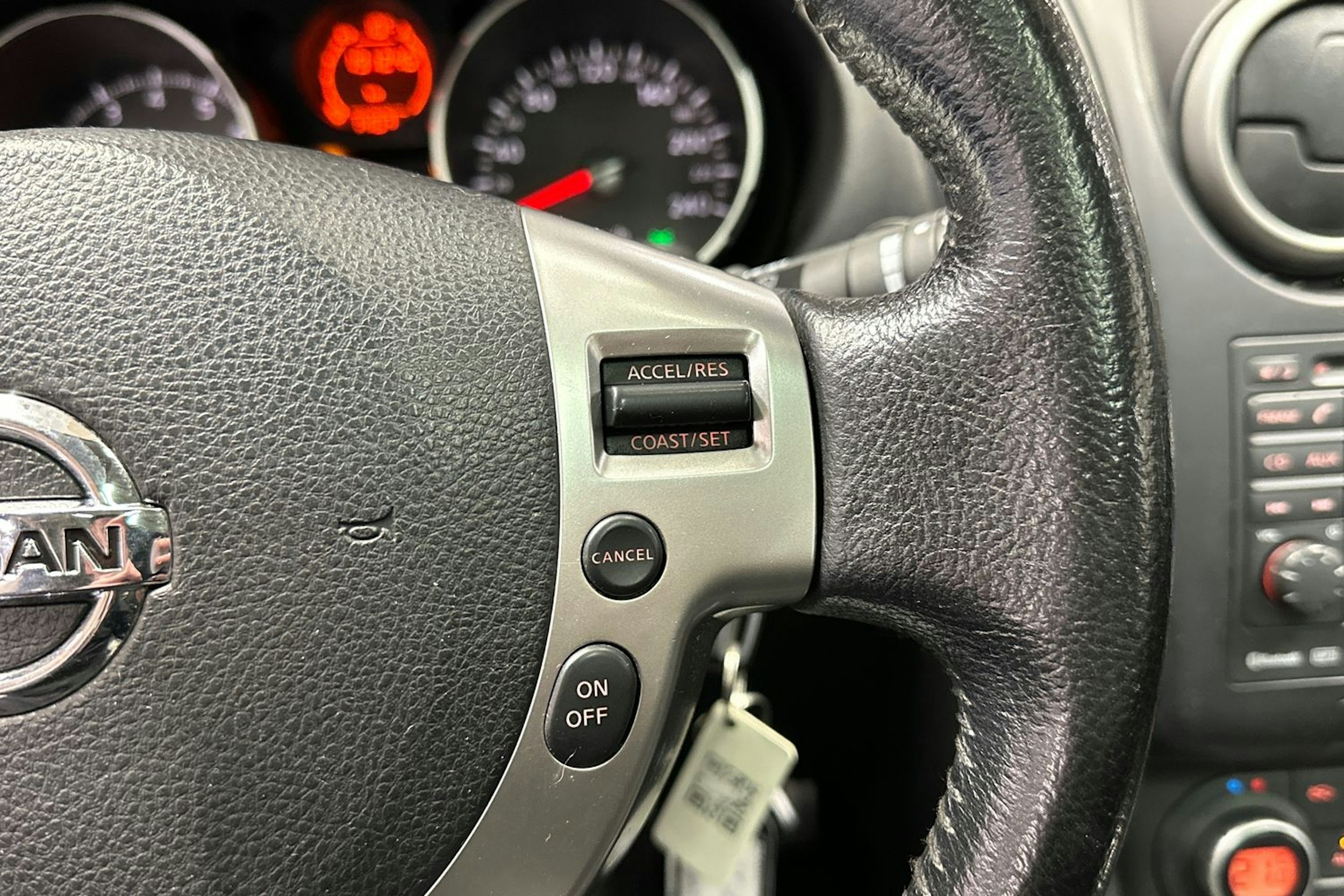 musta Nissan Qashqai 2009 kuva 26.
