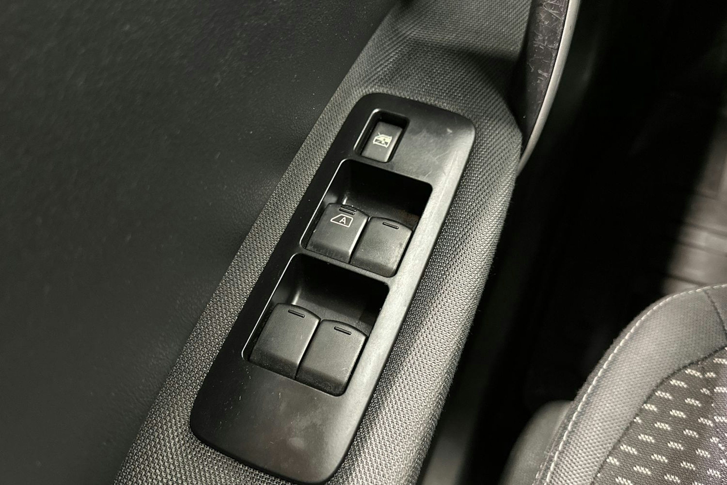musta Nissan Qashqai 2009 kuva 28.