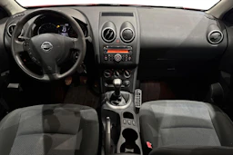 punainen Nissan Qashqai 2010 kuva 9.