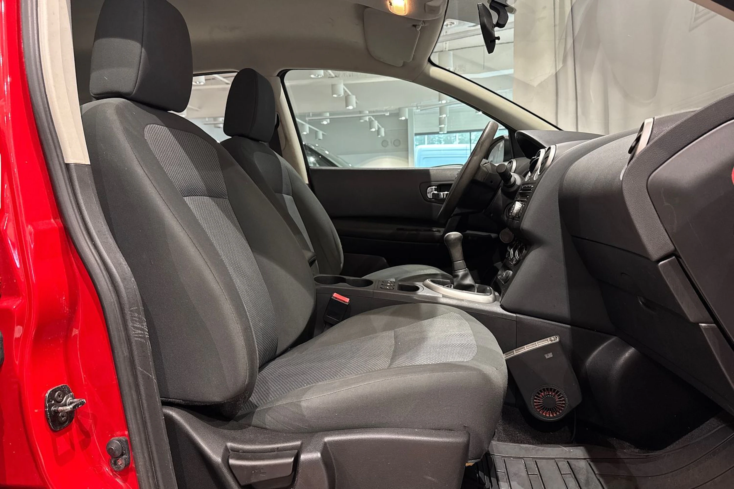 punainen Nissan Qashqai 2010 kuva 16.