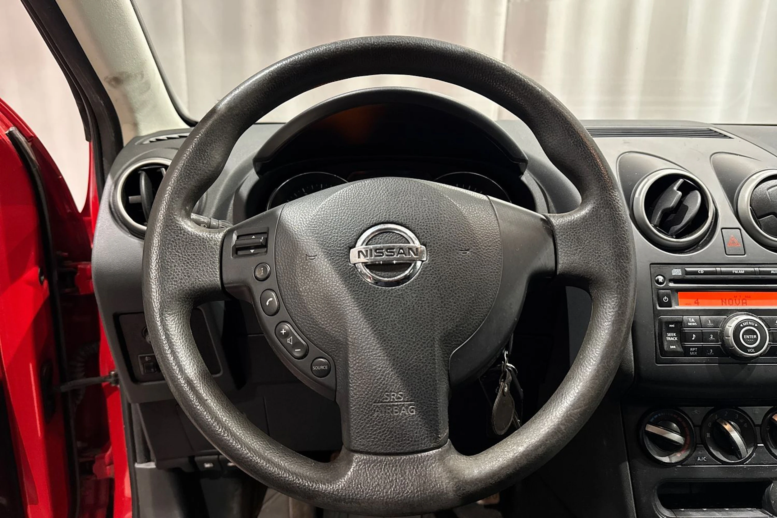 punainen Nissan Qashqai 2010 kuva 17.