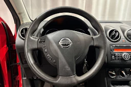 punainen Nissan Qashqai 2010 kuva 17.
