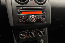 punainen Nissan Qashqai 2010 kuva 20.