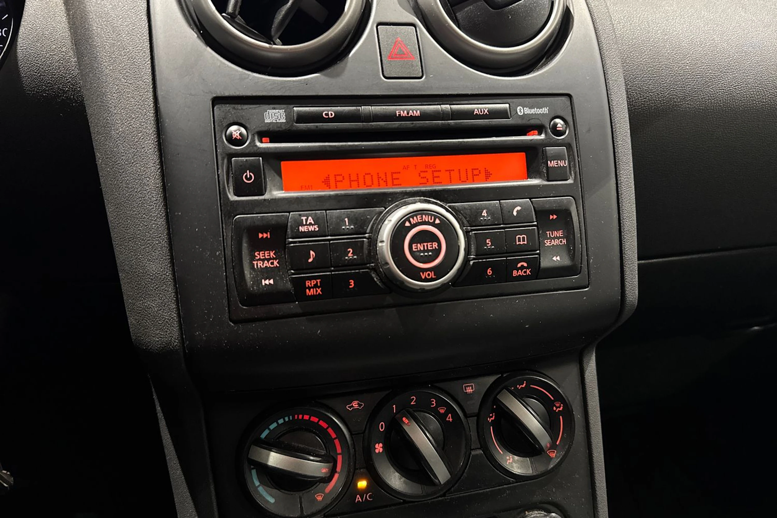 punainen Nissan Qashqai 2010 kuva 21.