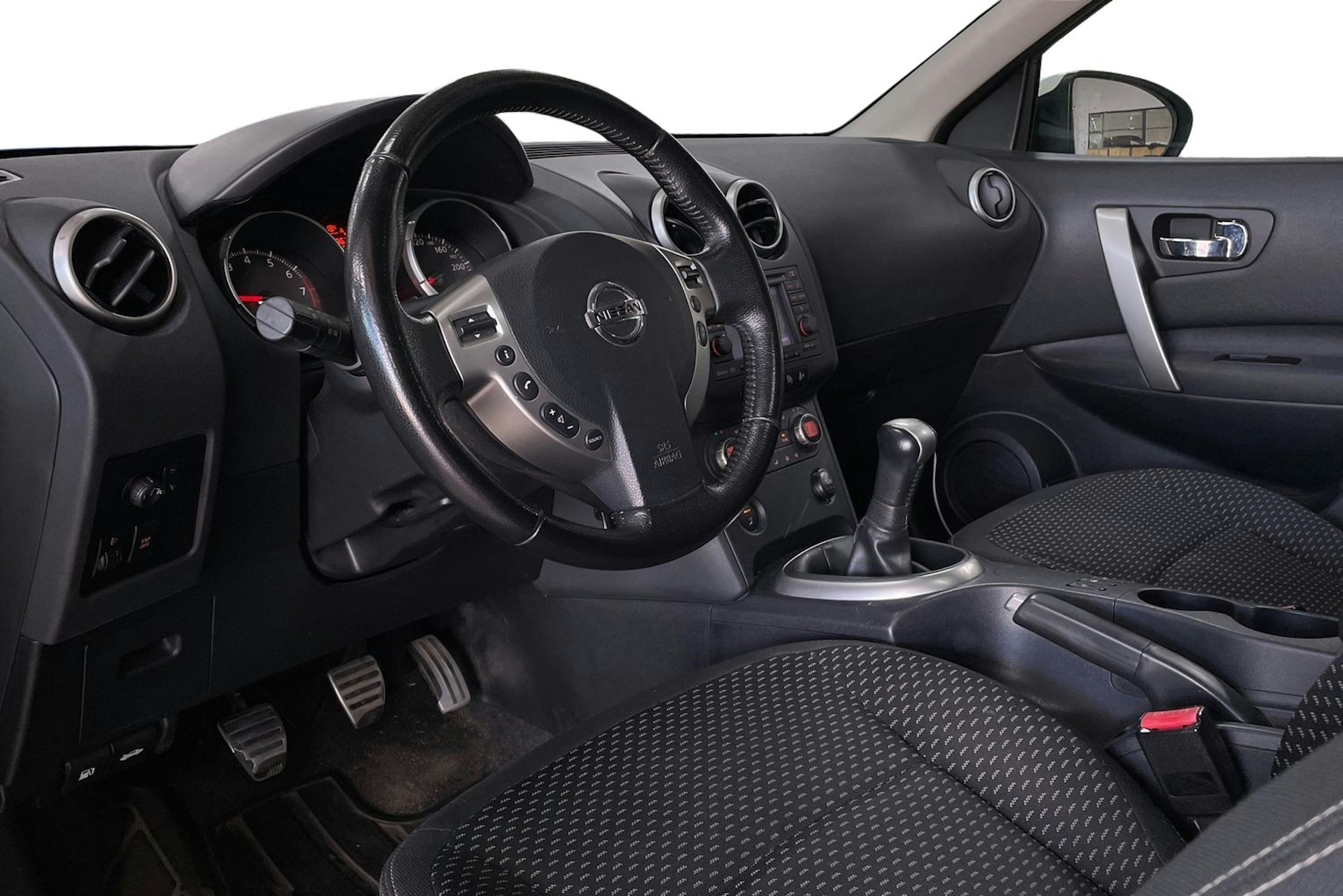 valkoinen Nissan Qashqai 2010 kuva 7.