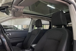 valkoinen Nissan Qashqai 2010 kuva 14.