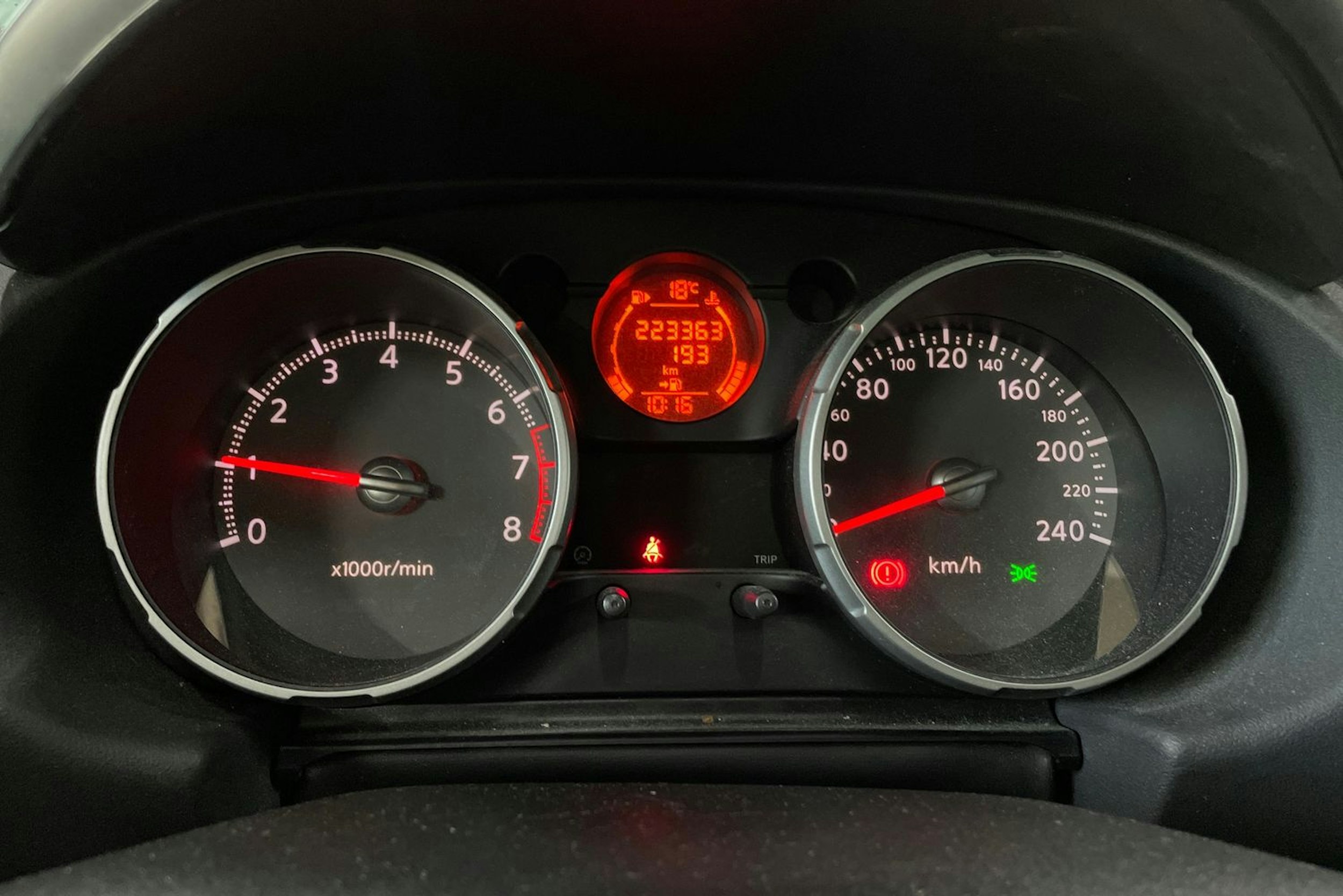 valkoinen Nissan Qashqai 2010 kuva 15.