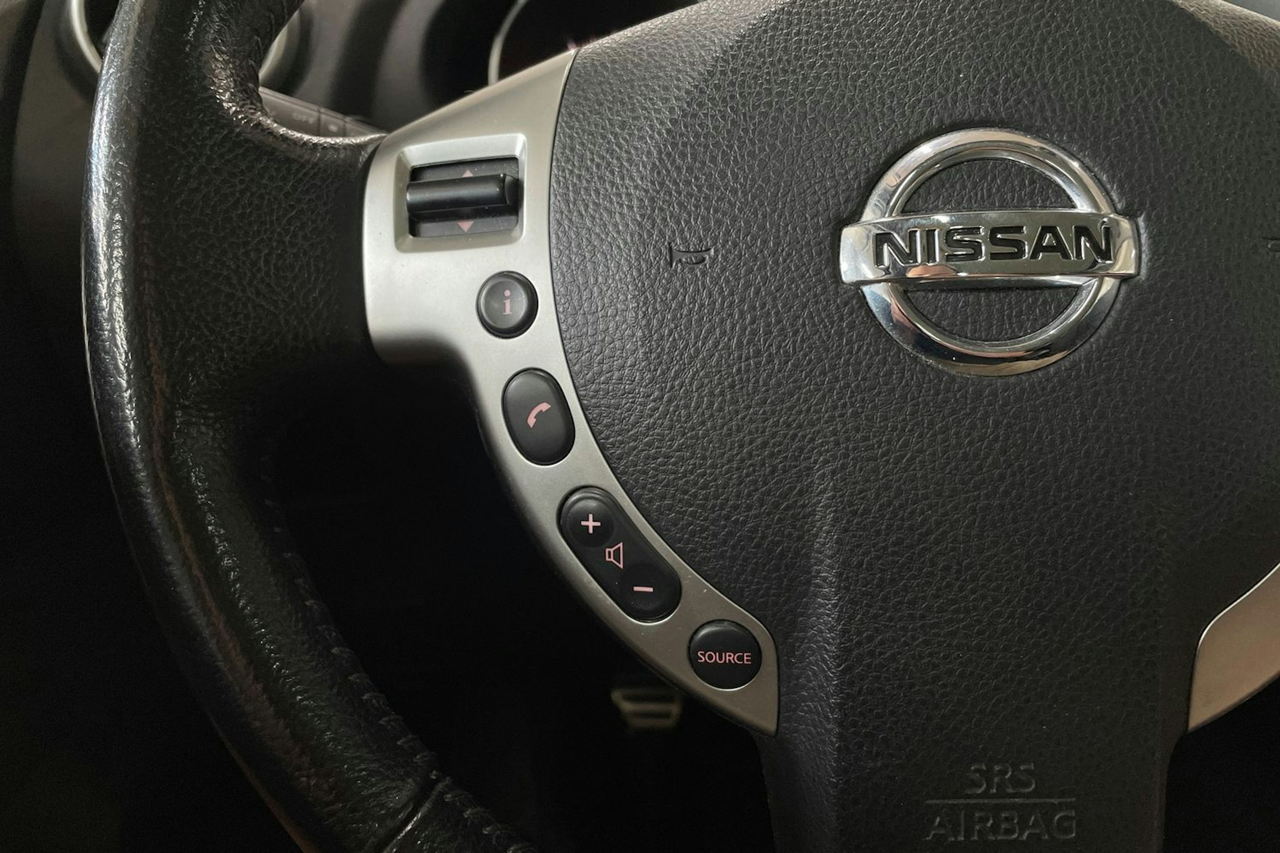 valkoinen Nissan Qashqai 2010 kuva 16.