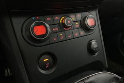 valkoinen Nissan Qashqai 2010 kuva 19.