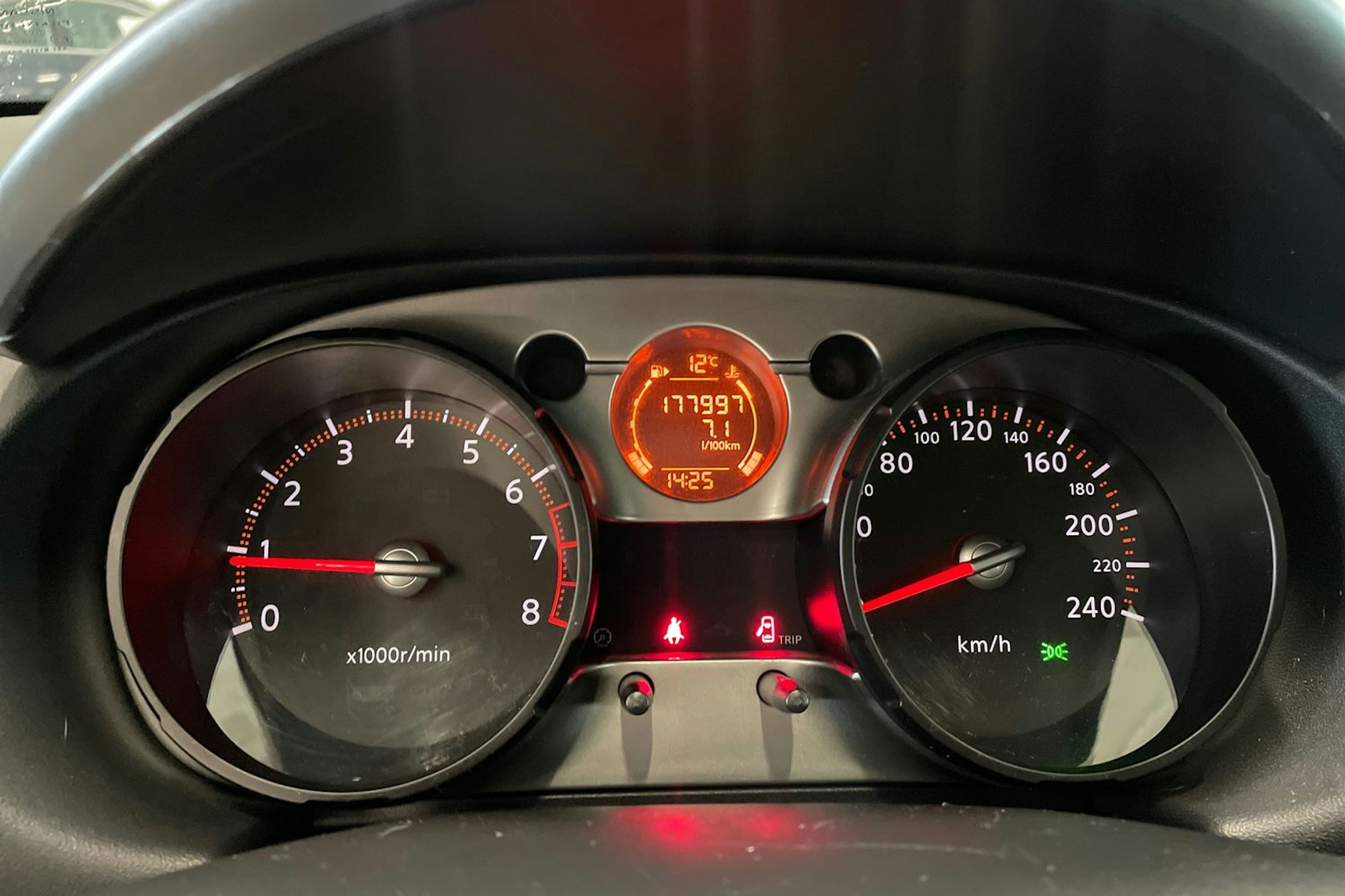 hopea Nissan Qashqai 2010 kuva 17.