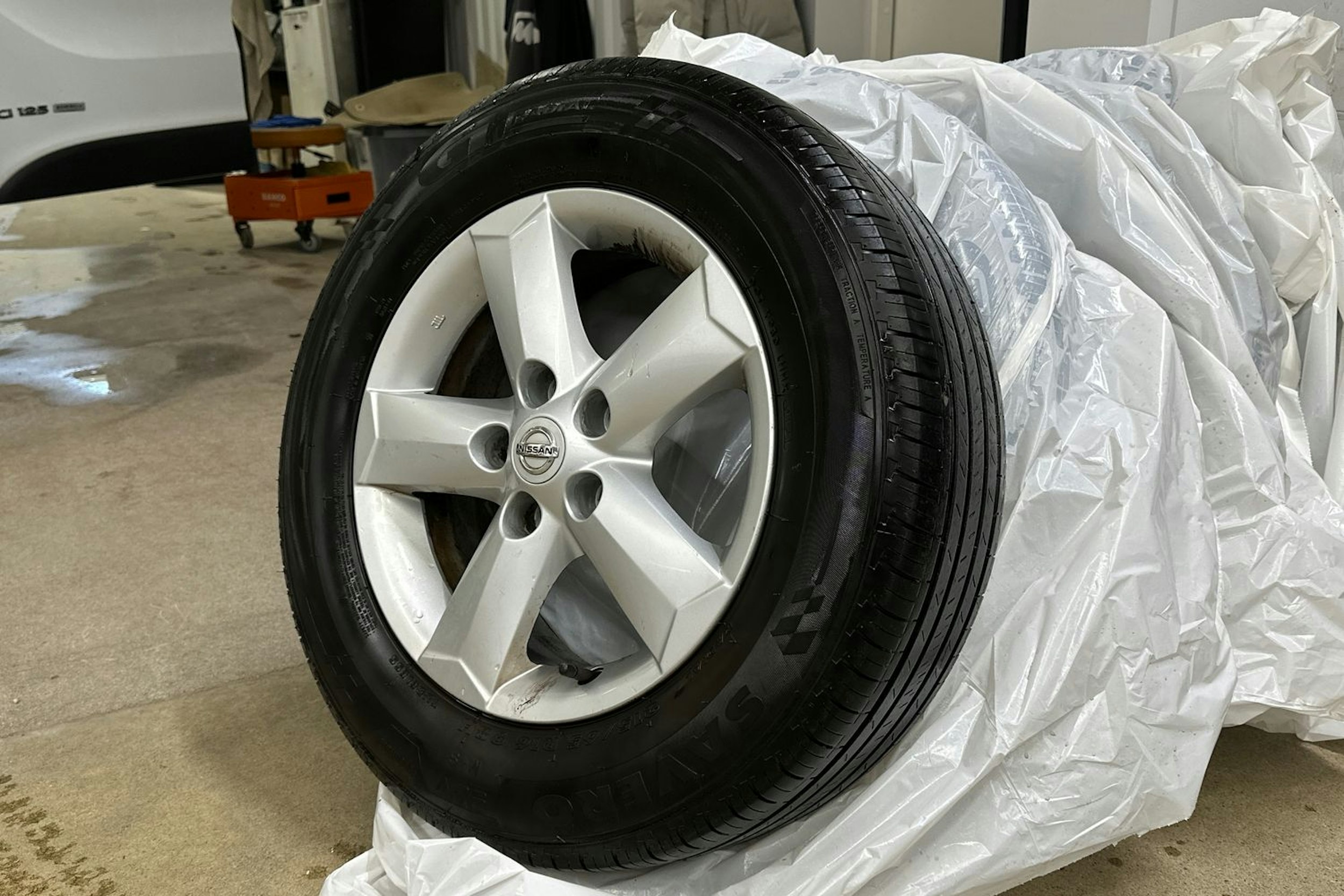 ruskea (beige) Nissan Qashqai 2010 kuva 13.