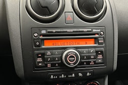 ruskea (beige) Nissan Qashqai 2010 kuva 15.