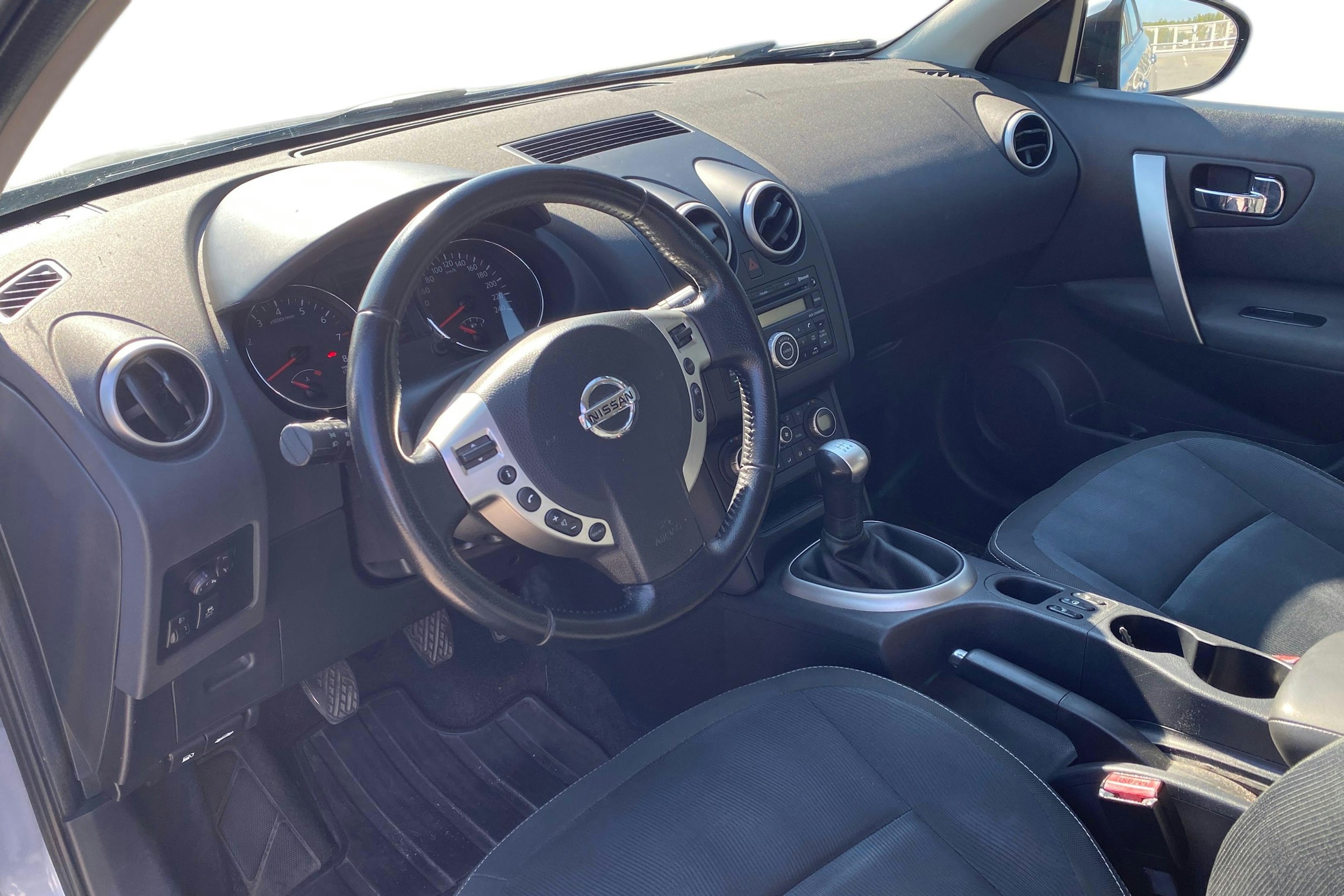 harmaa Nissan Qashqai 2010 kuva 3.