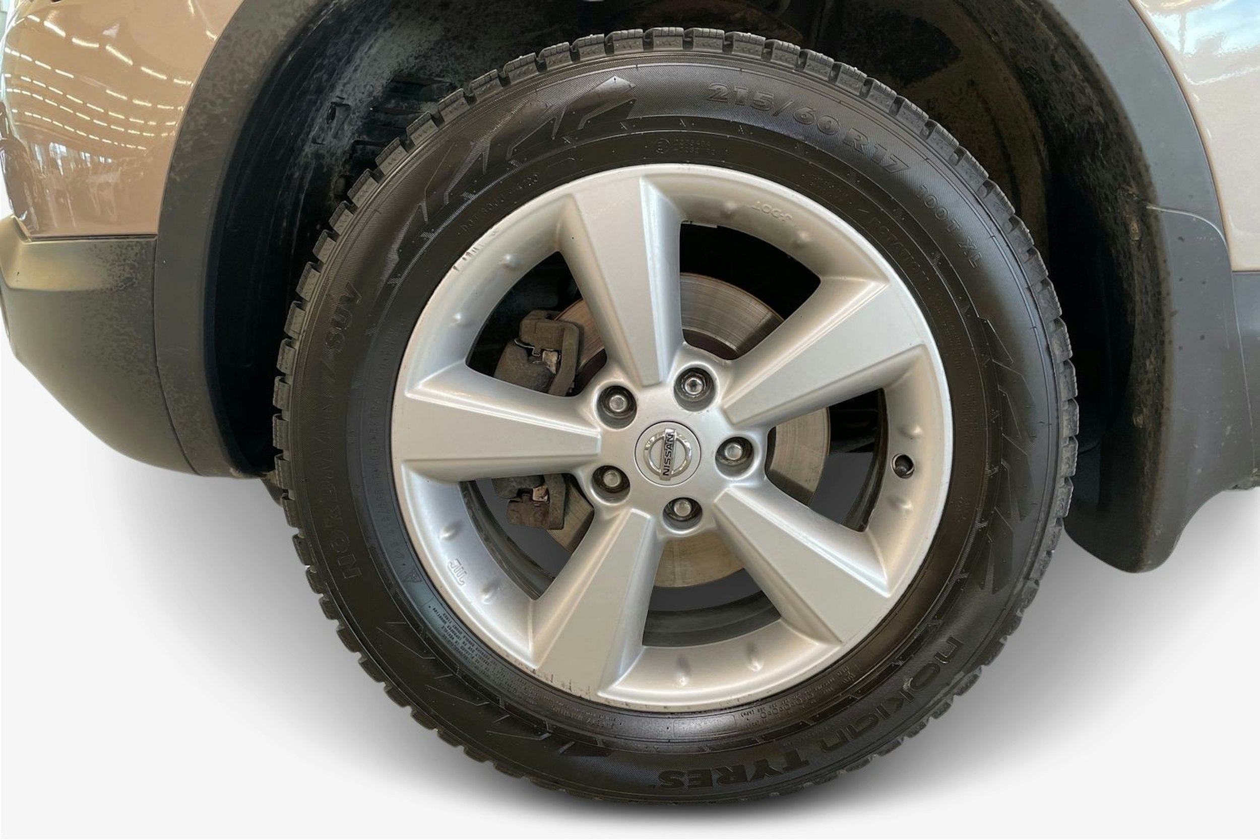 Ruskea (beige) Nissan Qashqai 2010 kuva 11.