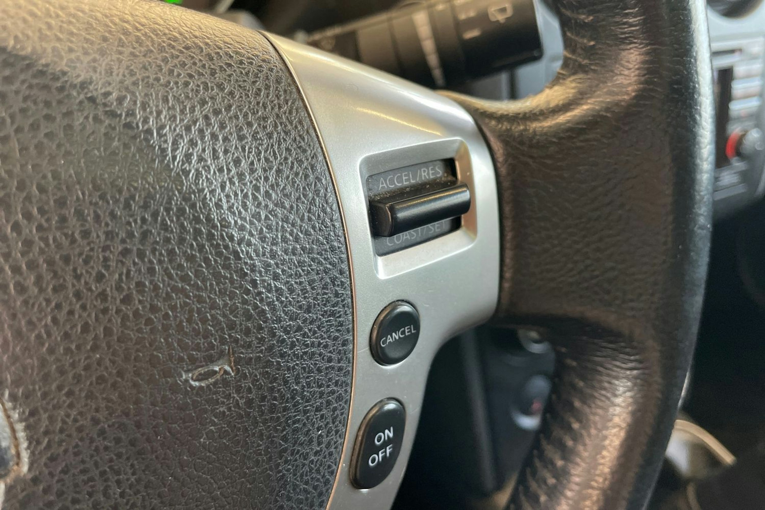 Ruskea (beige) Nissan Qashqai 2010 kuva 16.
