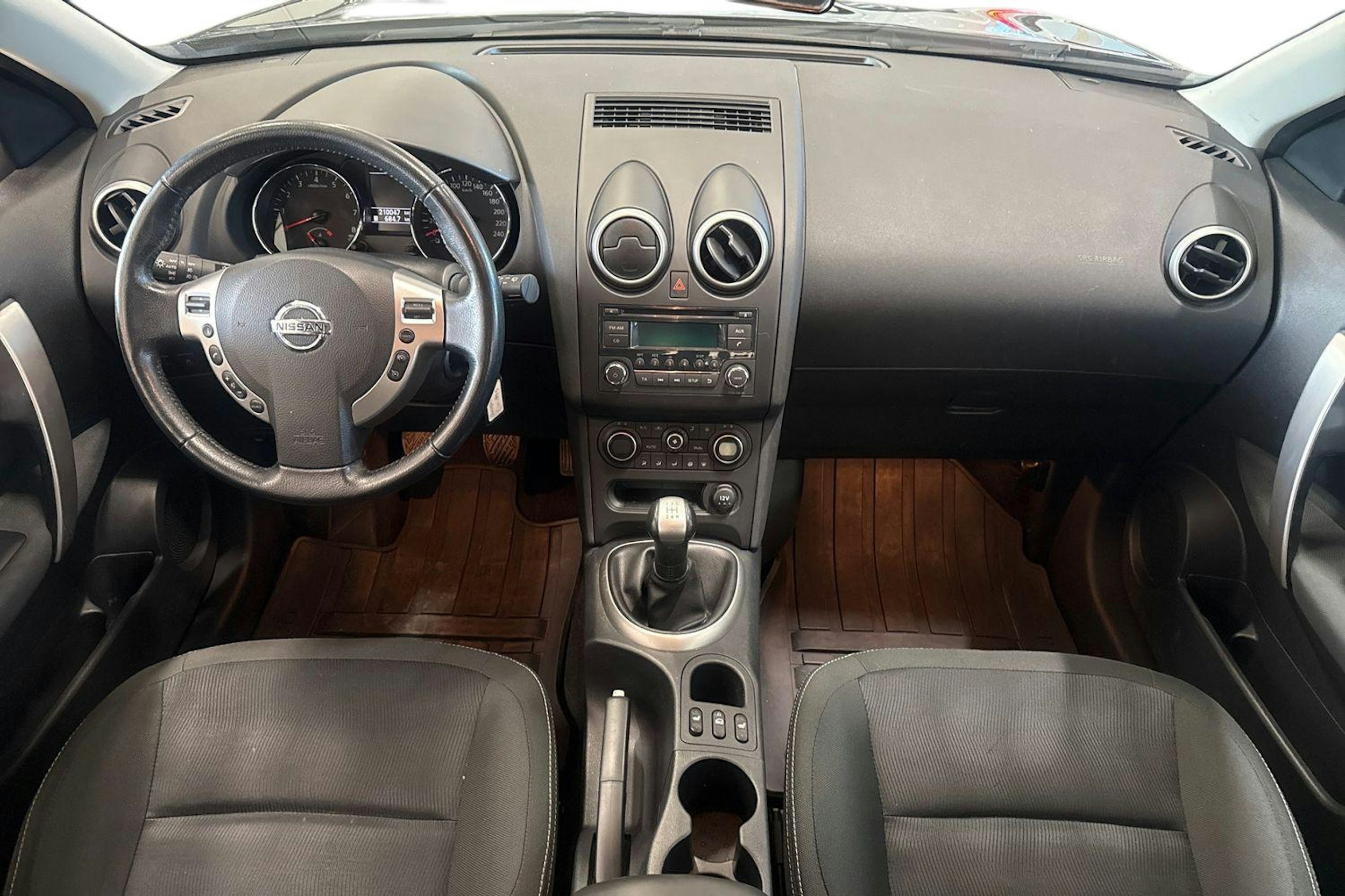 musta Nissan Qashqai 2011 kuva 9.