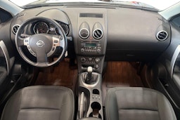 musta Nissan Qashqai 2011 kuva 9.