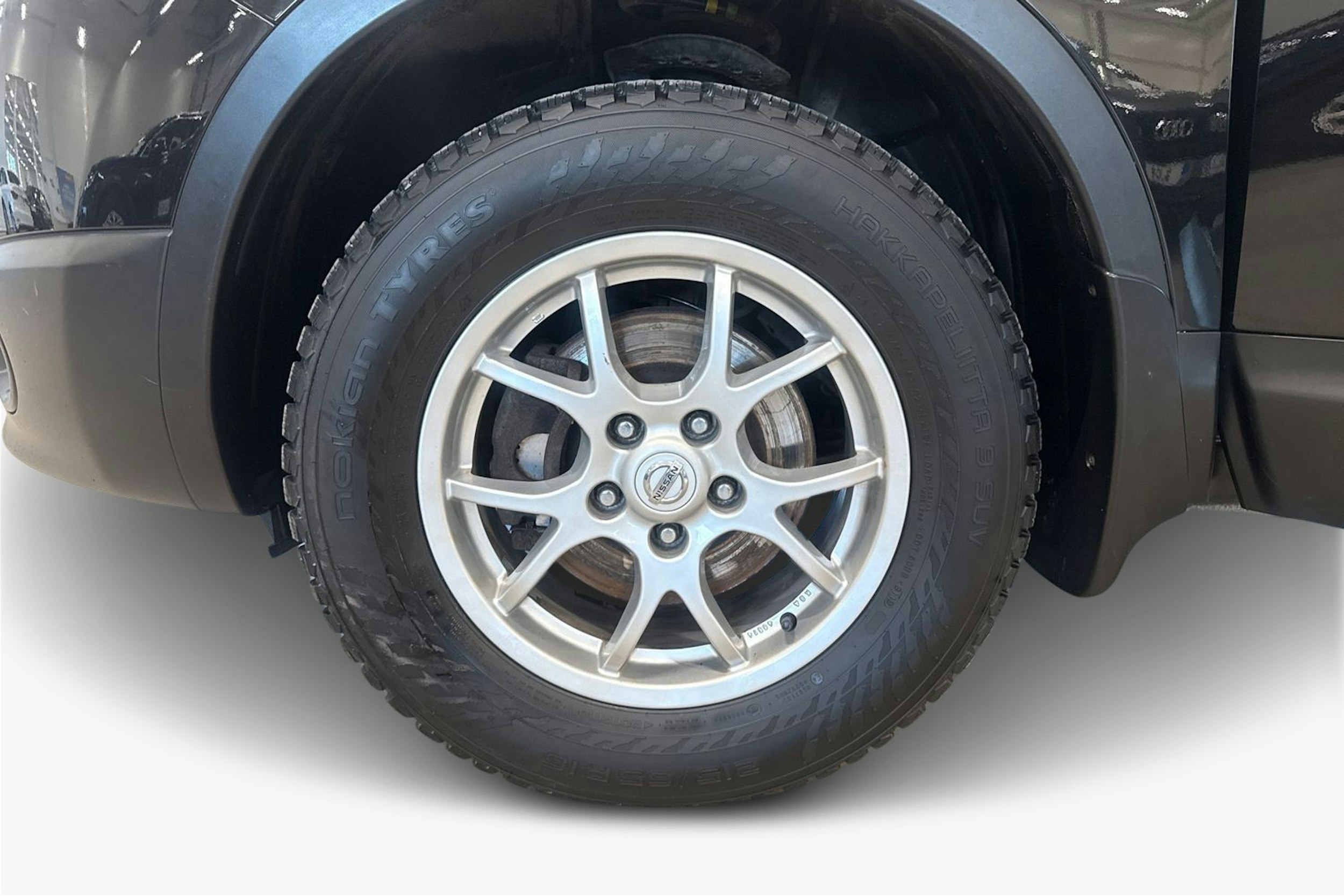 musta Nissan Qashqai 2011 kuva 11.