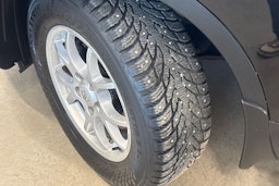 musta Nissan Qashqai 2011 kuva 13.