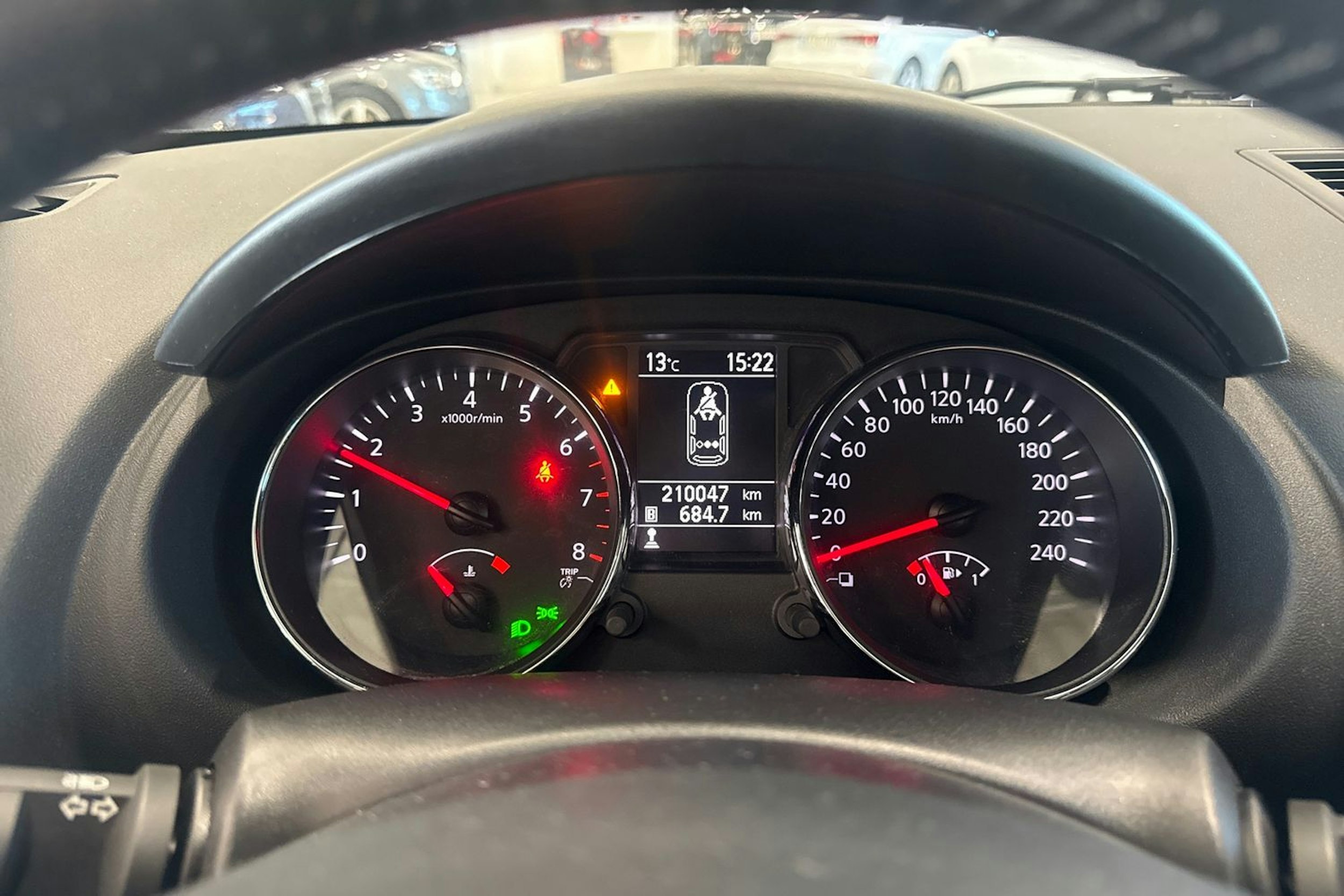 musta Nissan Qashqai 2011 kuva 17.