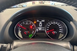 musta Nissan Qashqai 2011 kuva 17.