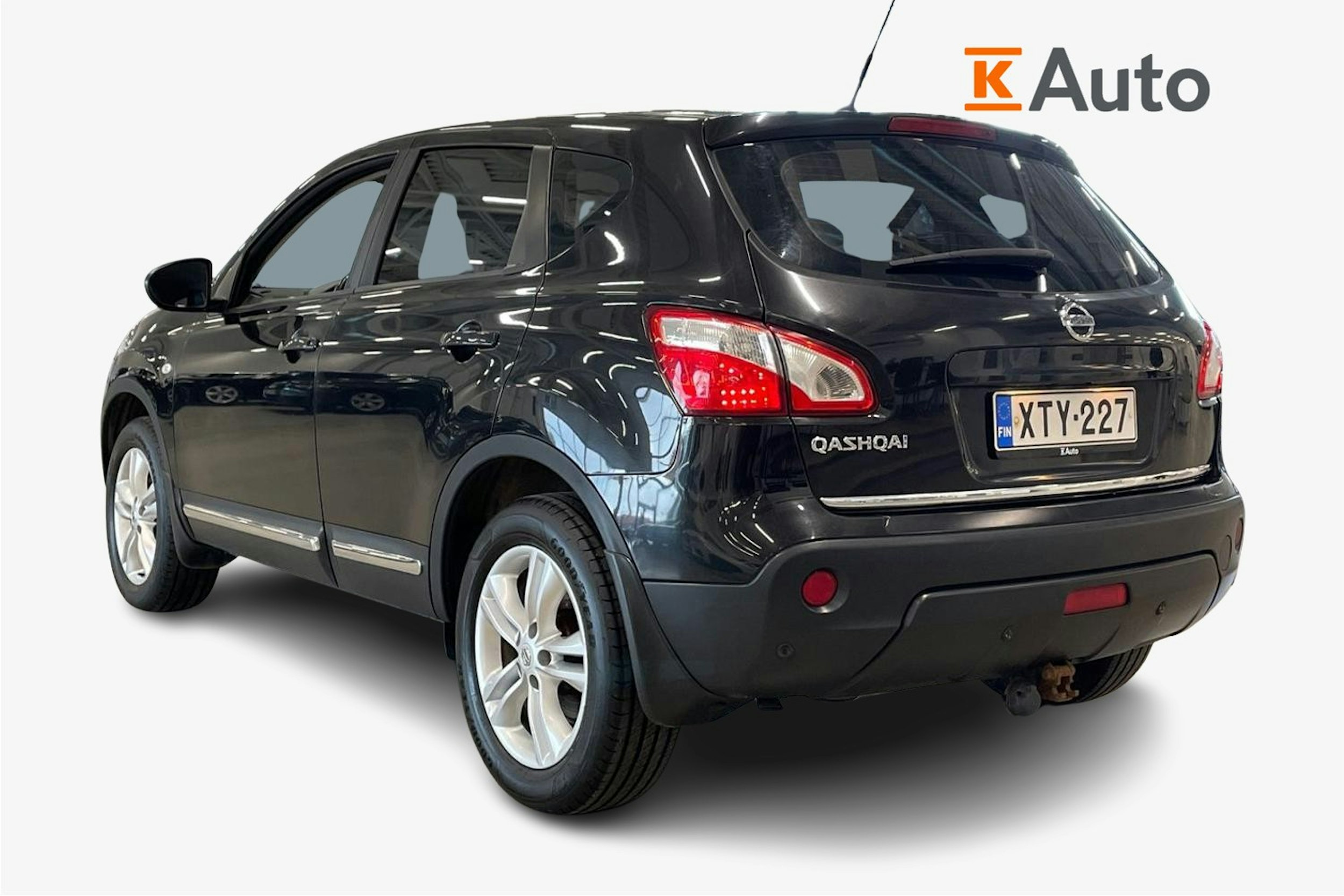 musta Nissan Qashqai 2011 kuva 2.