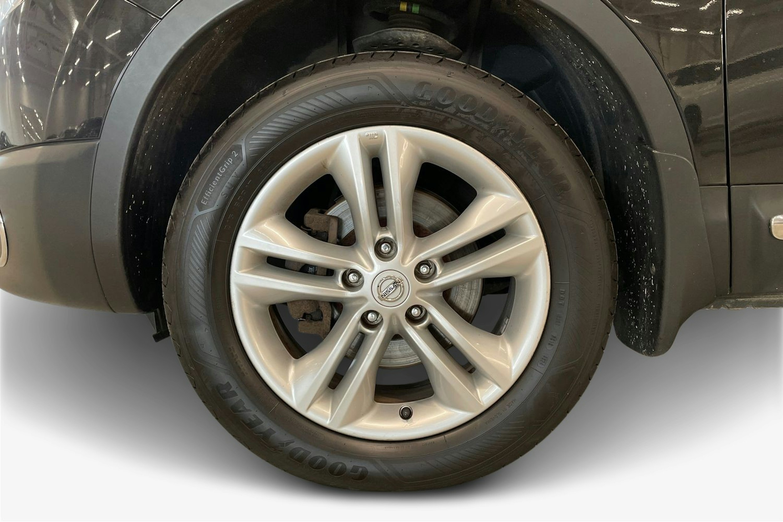 musta Nissan Qashqai 2011 kuva 11.