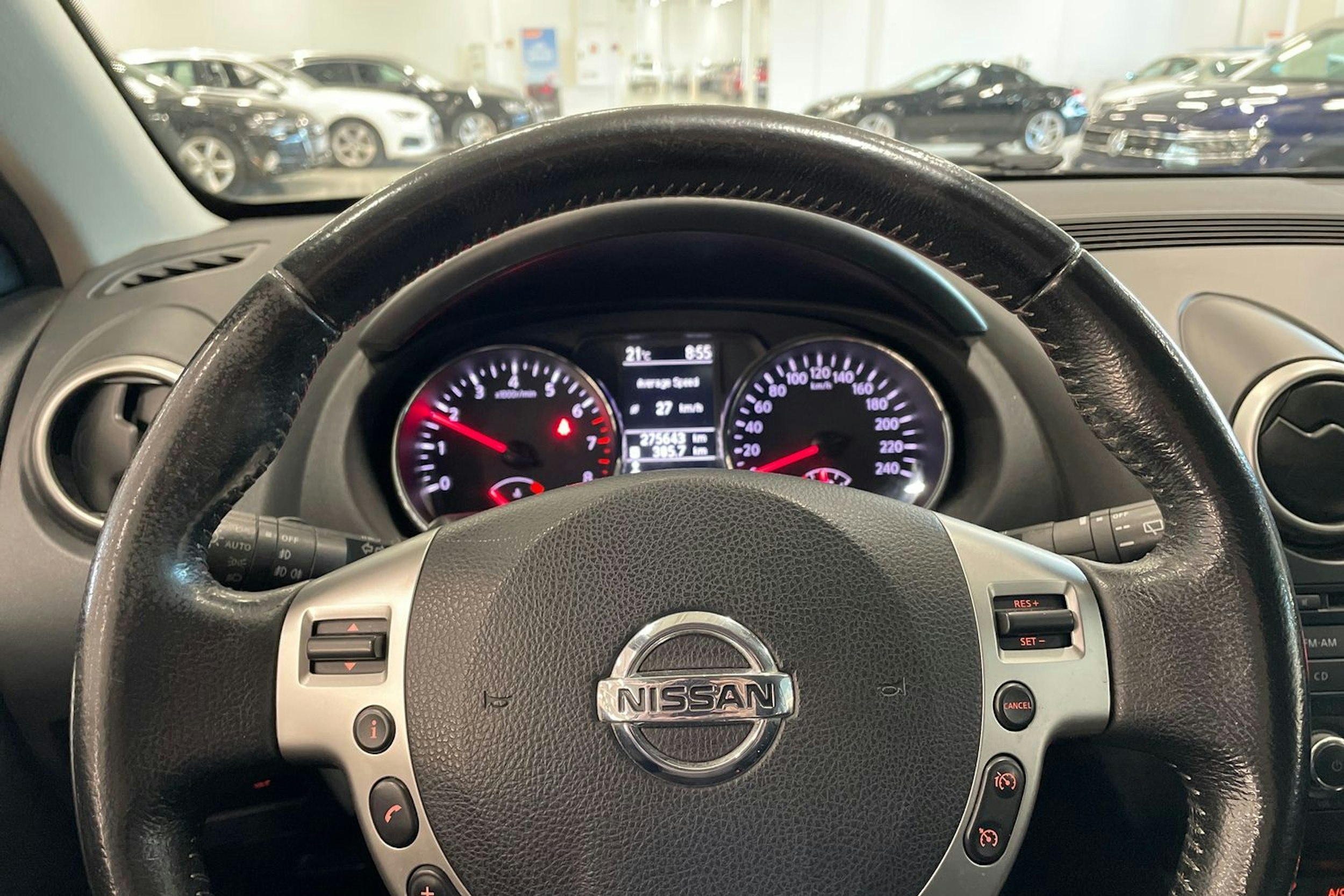 musta Nissan Qashqai 2011 kuva 16.