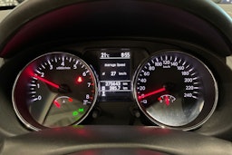 musta Nissan Qashqai 2011 kuva 17.