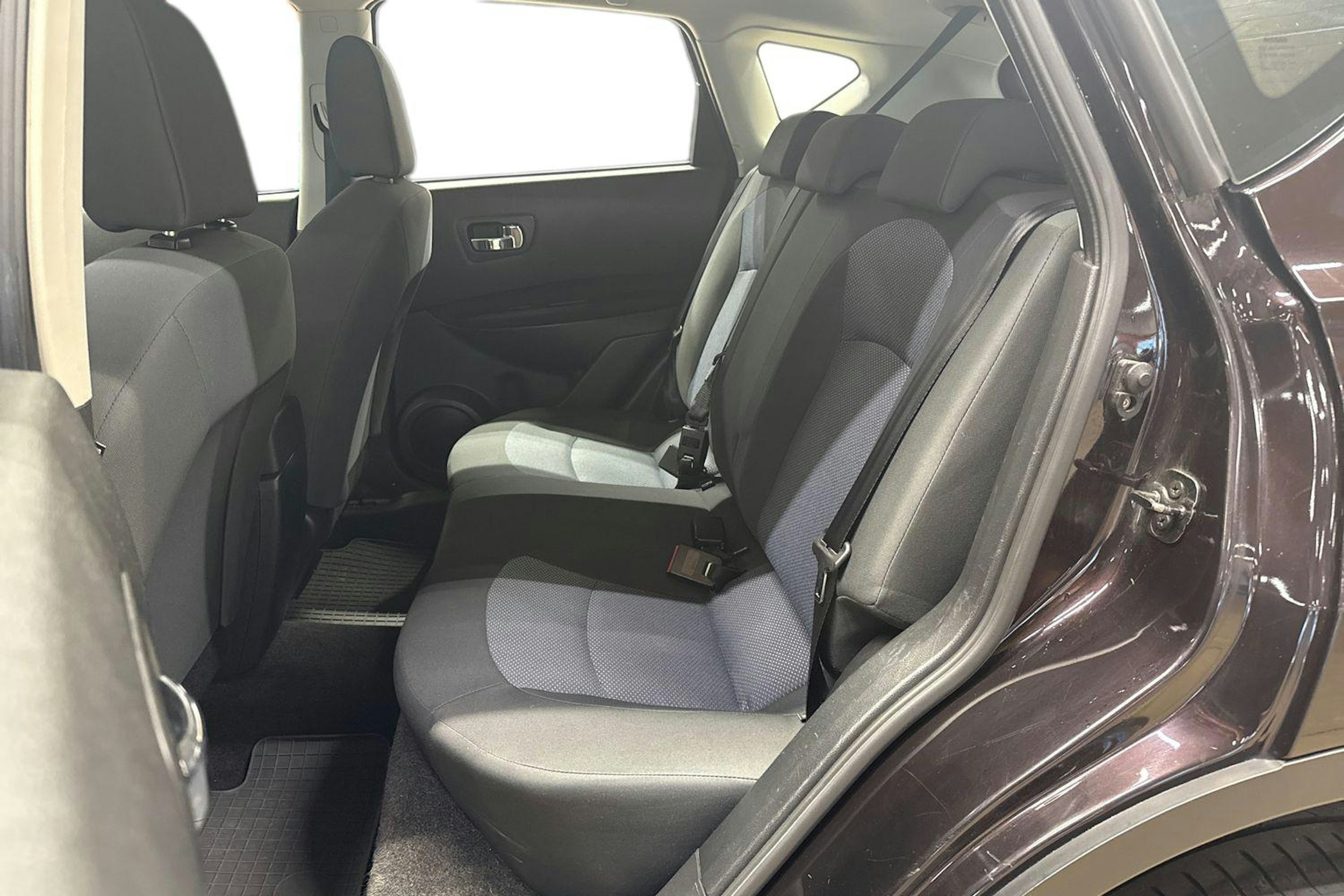 violetti Nissan Qashqai 2012 kuva 10.