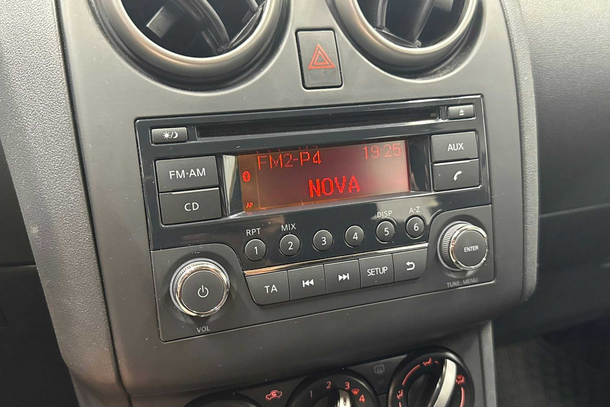 violetti Nissan Qashqai 2012 kuva 22.