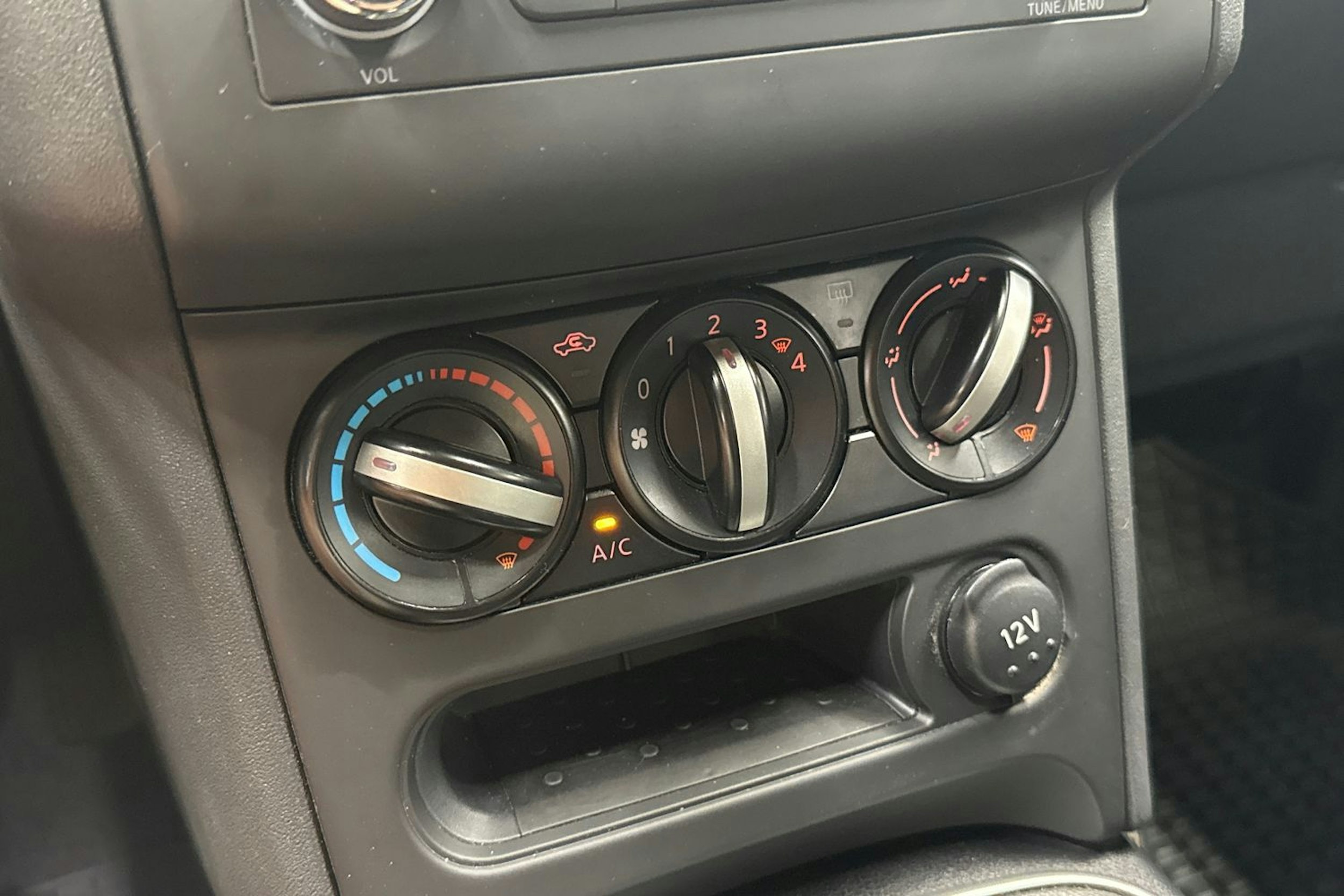 violetti Nissan Qashqai 2012 kuva 24.