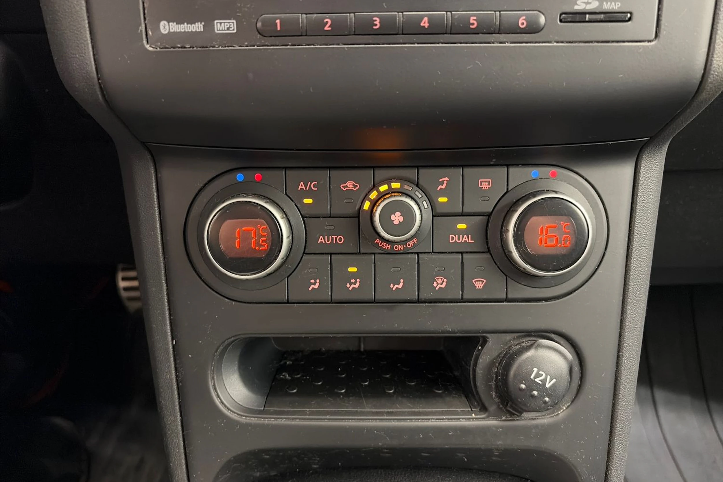 hopea Nissan Qashqai 2012 kuva 18.