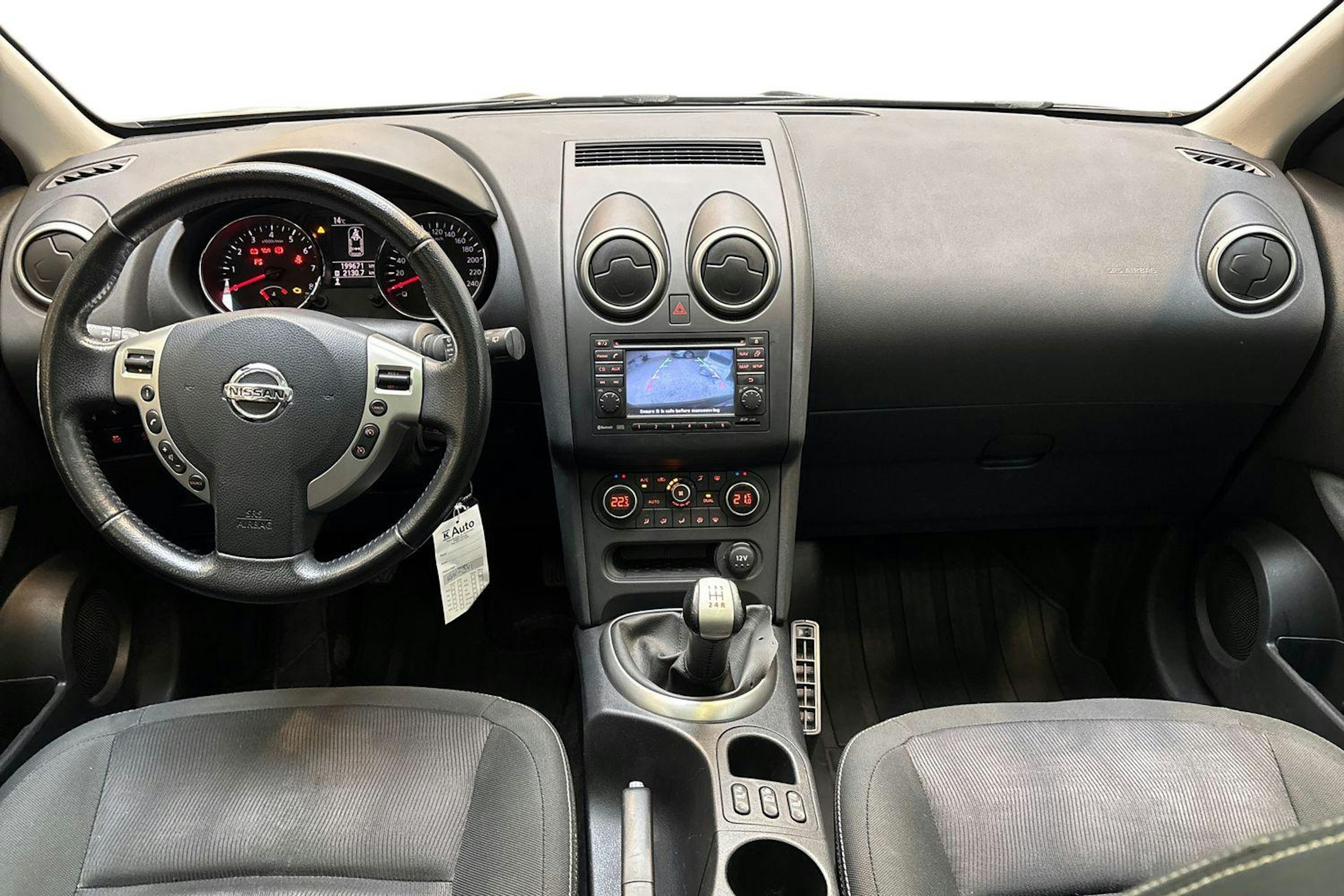 musta Nissan Qashqai 2012 kuva 7.