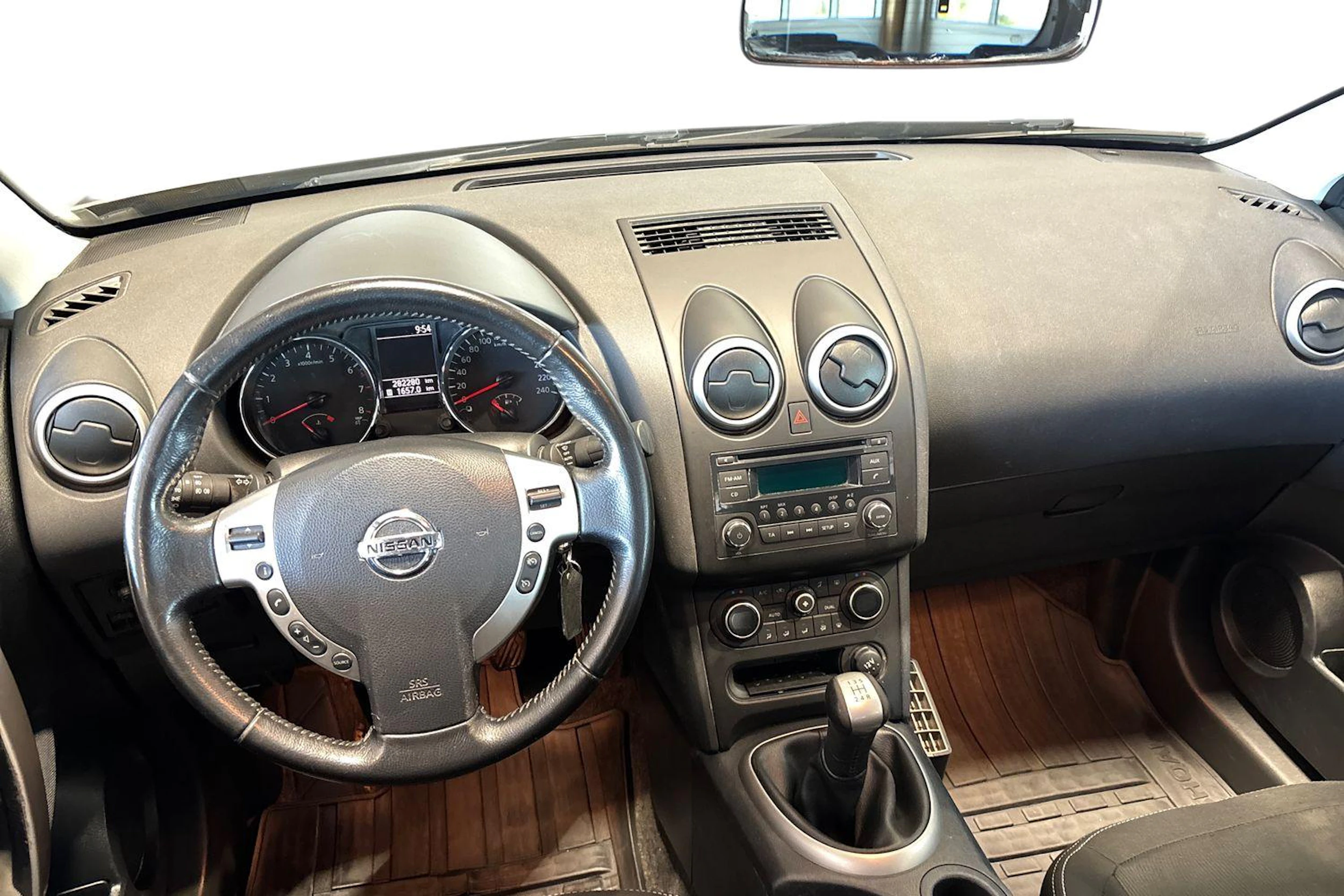 Ruskea (beige) Nissan Qashqai 2012 kuva 7.