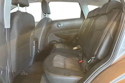 Ruskea (beige) Nissan Qashqai 2012 kuva 8.