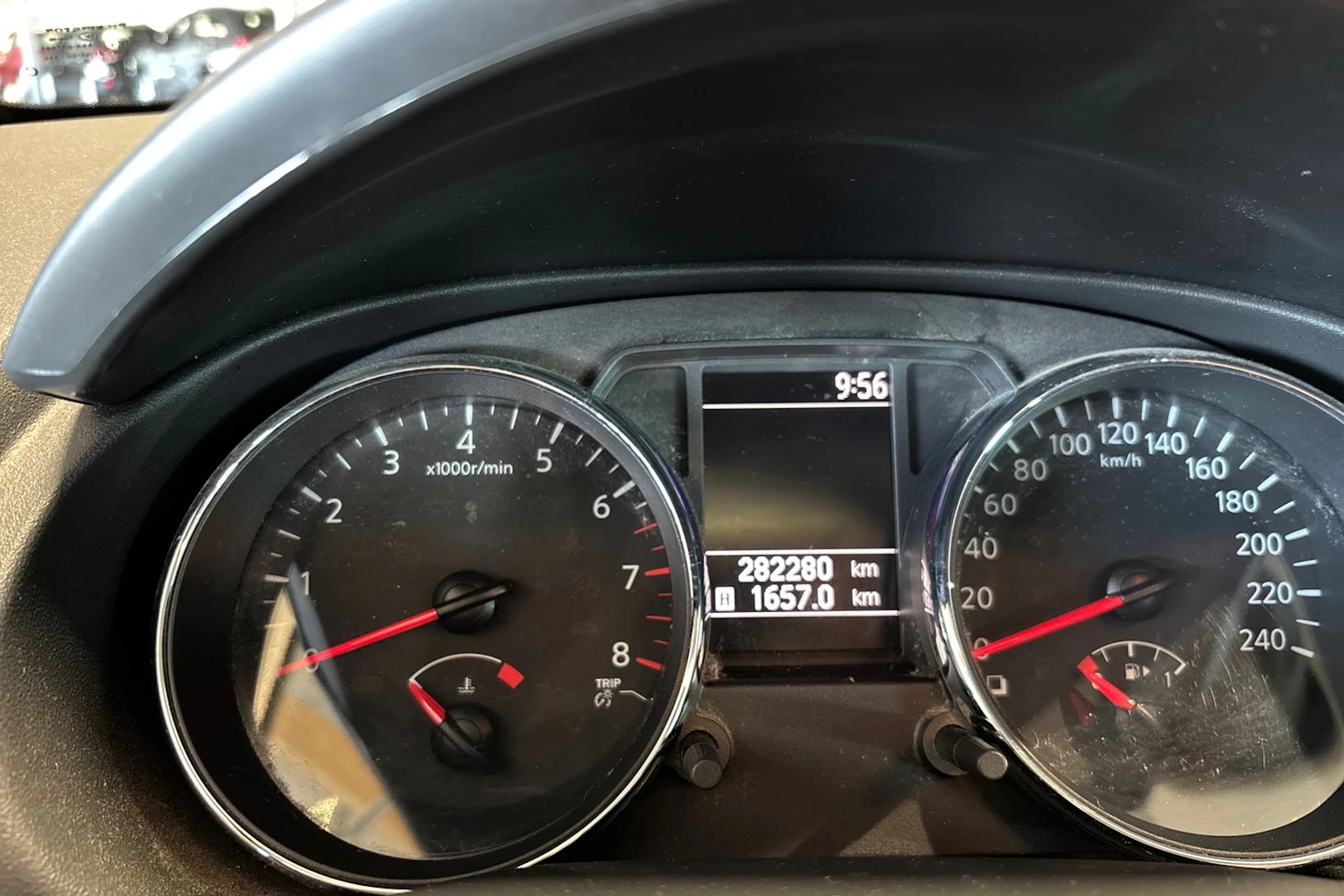 Ruskea (beige) Nissan Qashqai 2012 kuva 11.