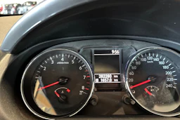 Ruskea (beige) Nissan Qashqai 2012 kuva 11.