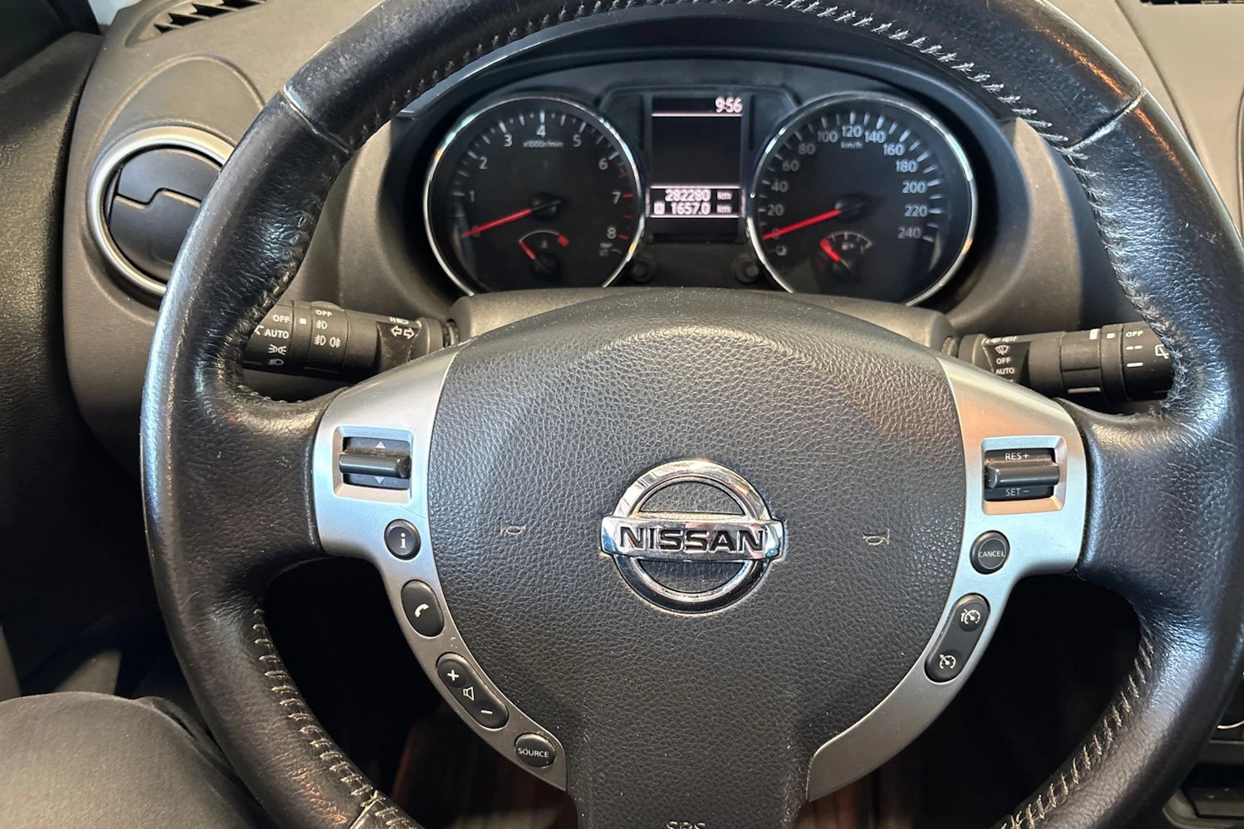Ruskea (beige) Nissan Qashqai 2012 kuva 12.
