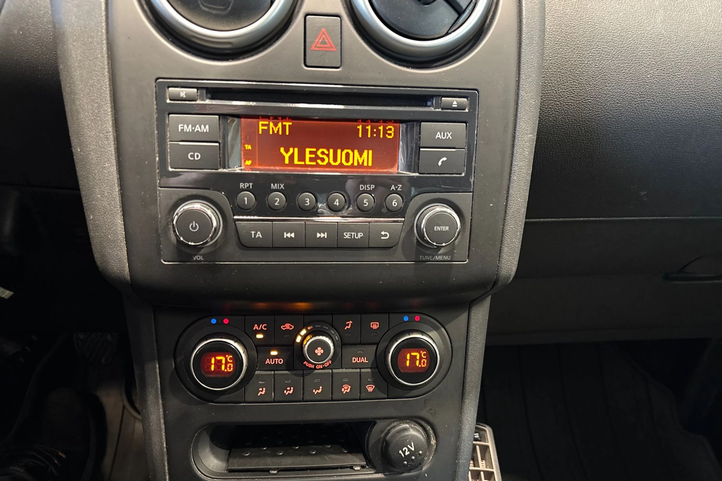 Ruskea (beige) Nissan Qashqai 2012 kuva 14.