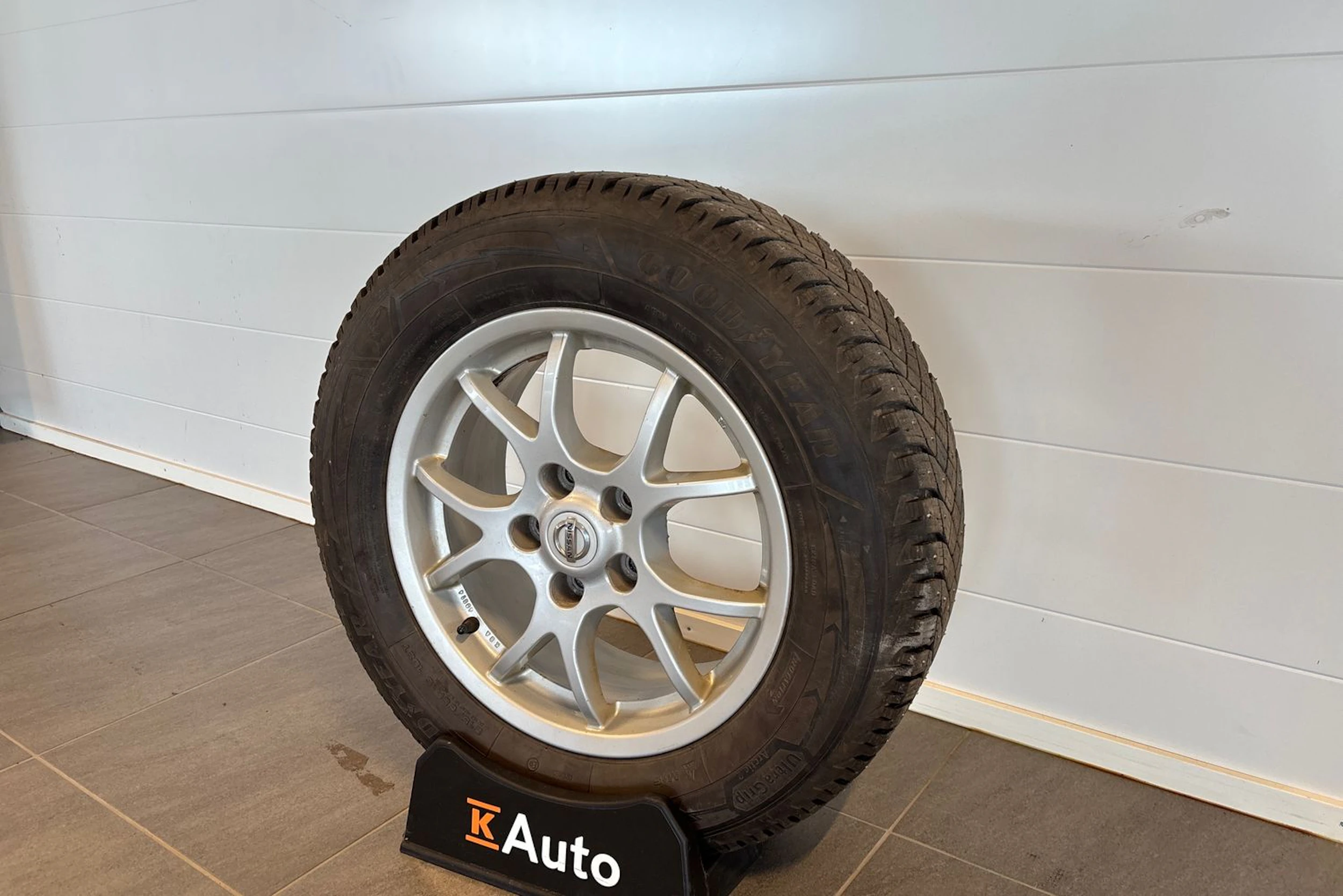 Ruskea (beige) Nissan Qashqai 2012 kuva 18.