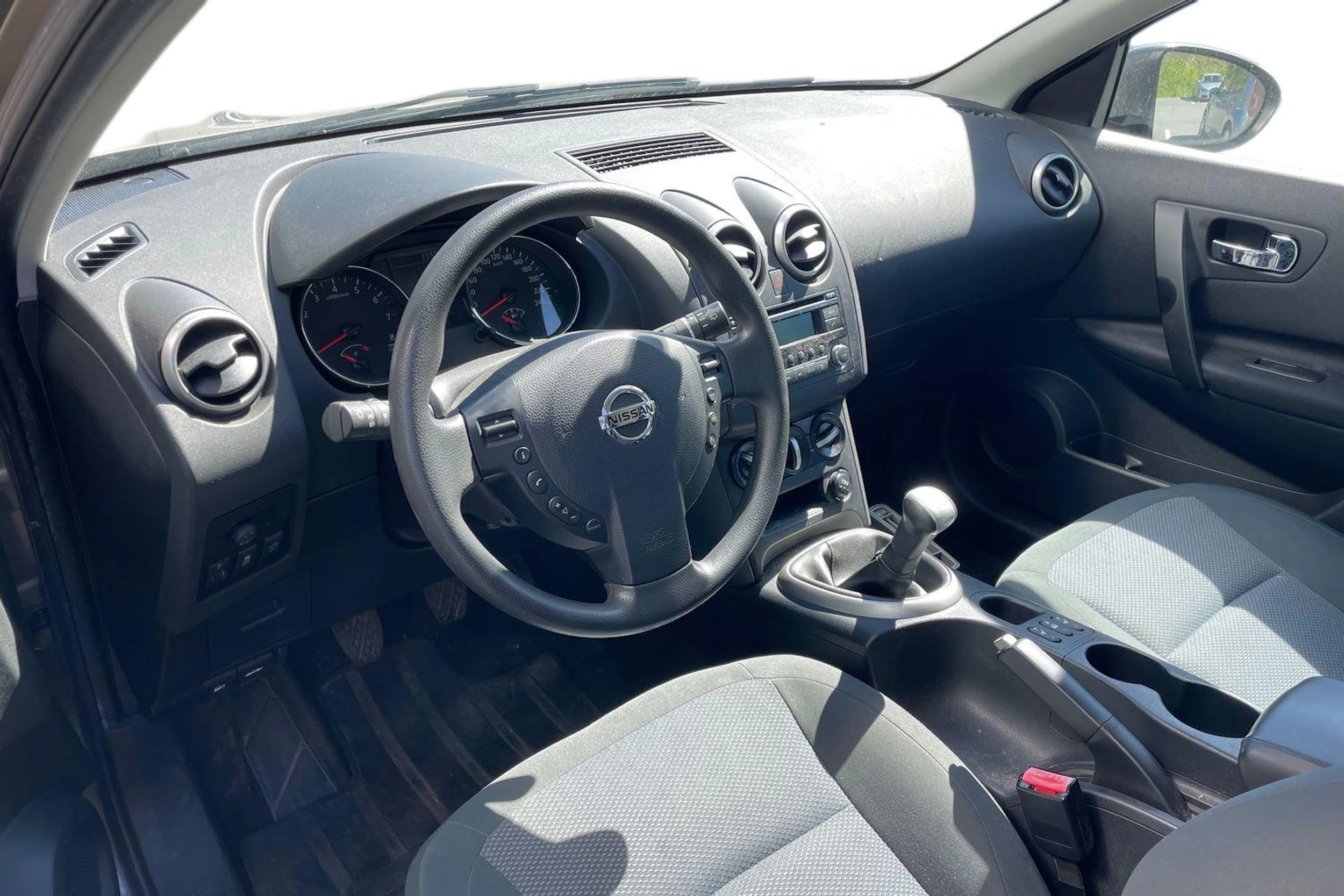 ruskea (beige) Nissan Qashqai 2012 kuva 3.