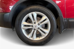 Punainen Nissan Qashqai 2012 kuva 9.