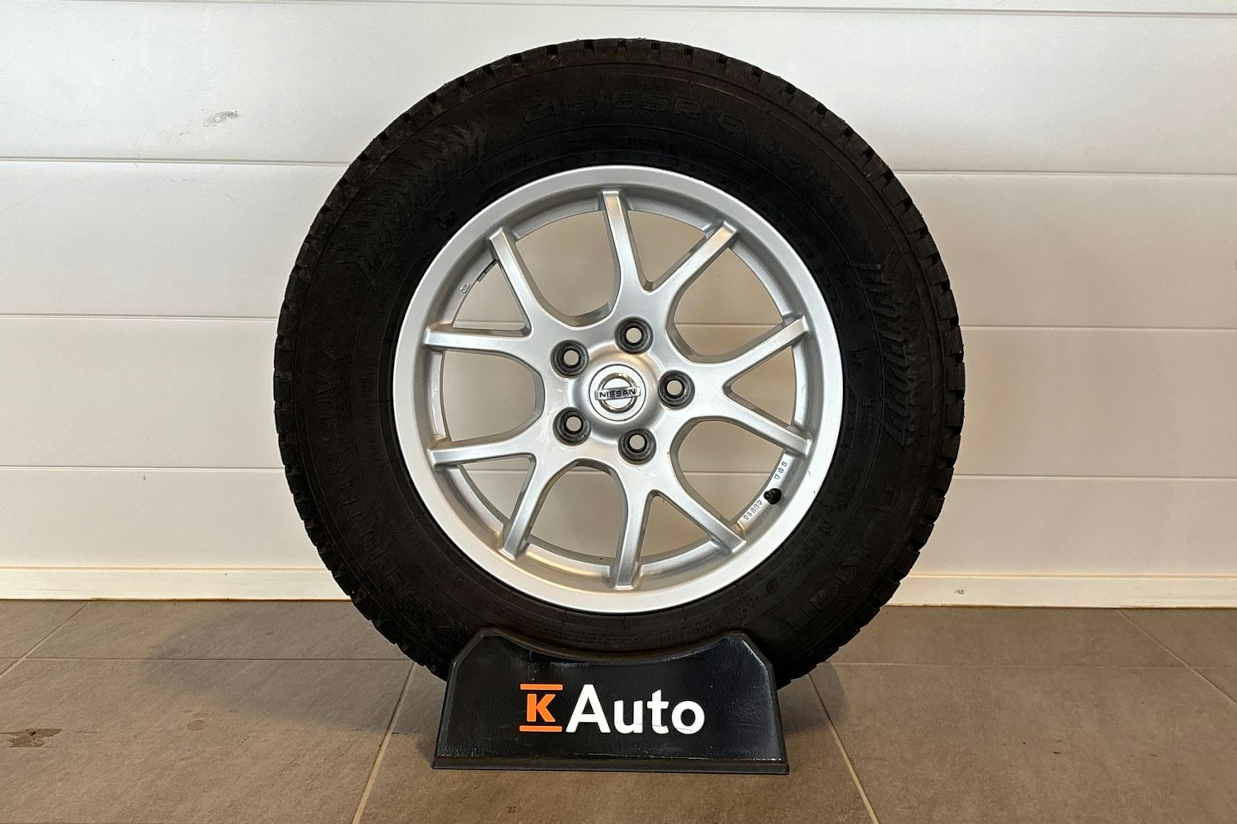 Punainen Nissan Qashqai 2012 kuva 10.