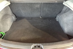 Punainen Nissan Qashqai 2012 kuva 12.