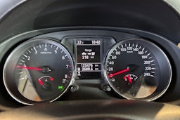 Punainen Nissan Qashqai 2012 kuva 14.