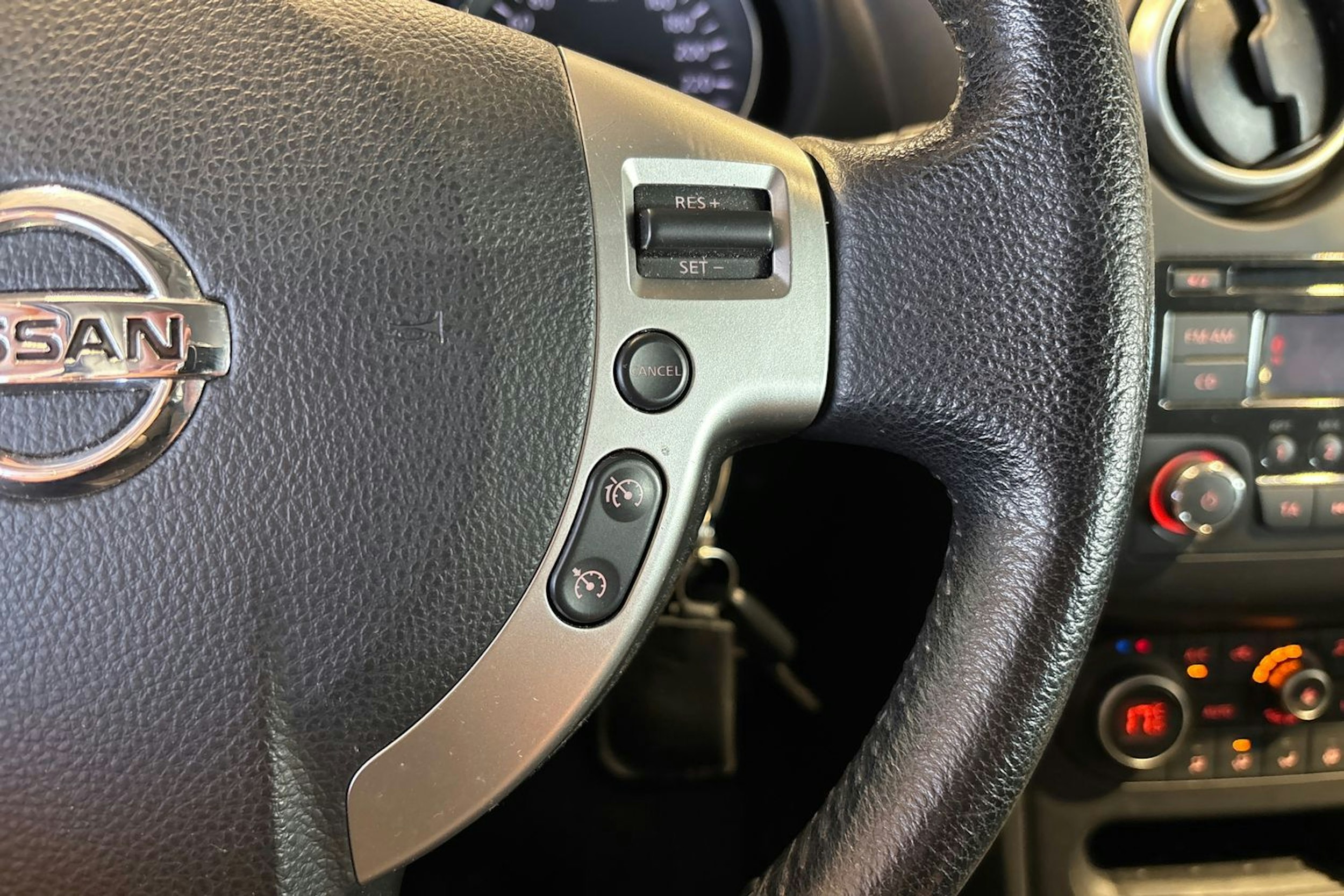 Punainen Nissan Qashqai 2012 kuva 16.