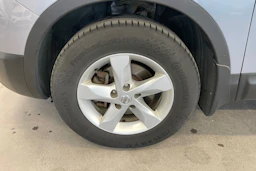 Harmaa Nissan Qashqai 2012 kuva 10.
