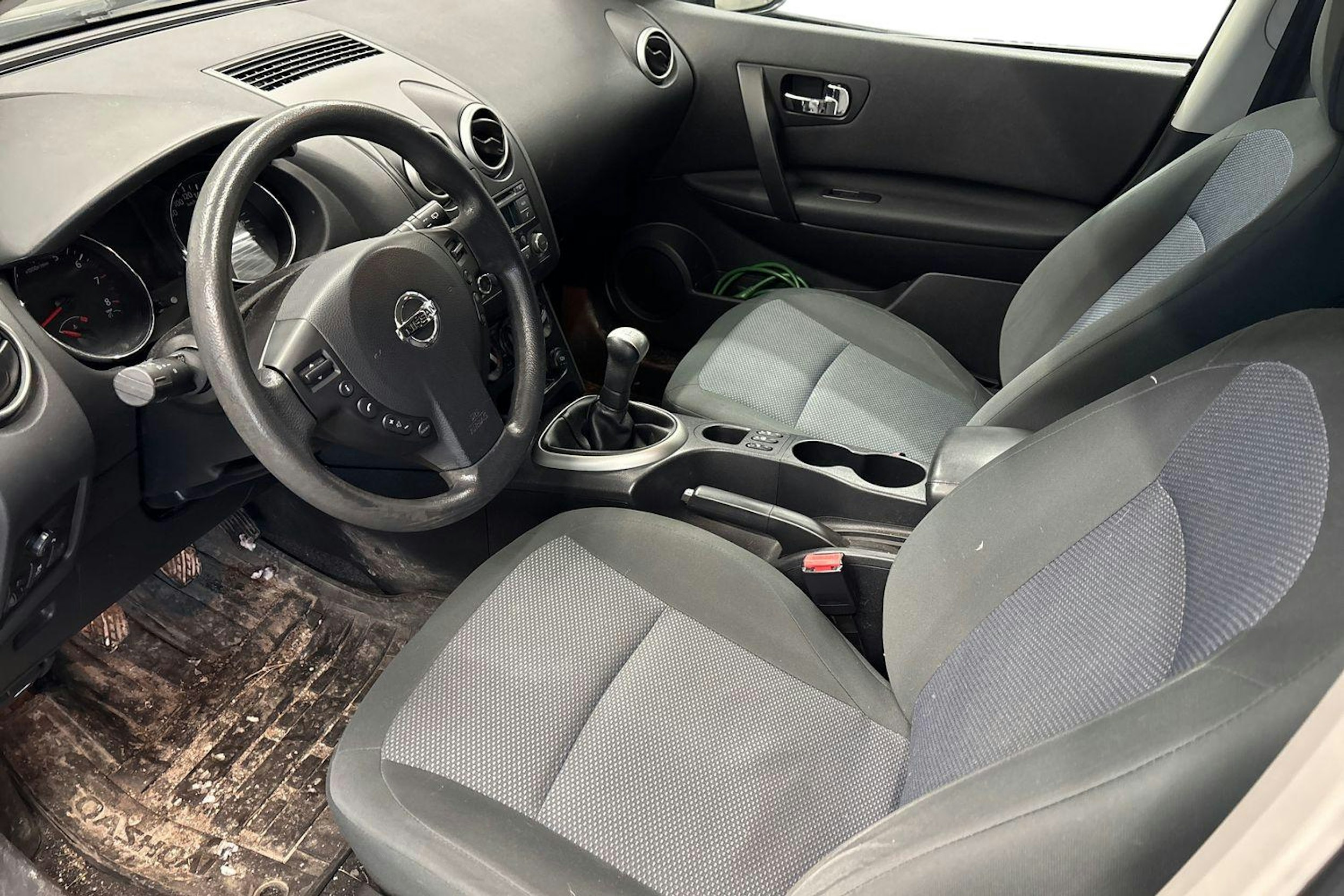 ruskea (beige) Nissan Qashqai 2012 kuva 3.