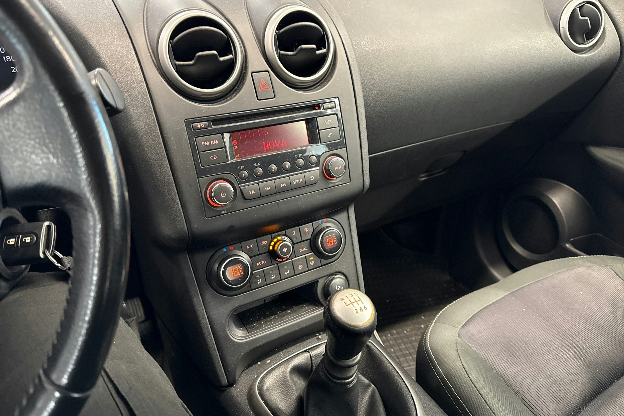 hopea Nissan Qashqai 2012 kuva 13.